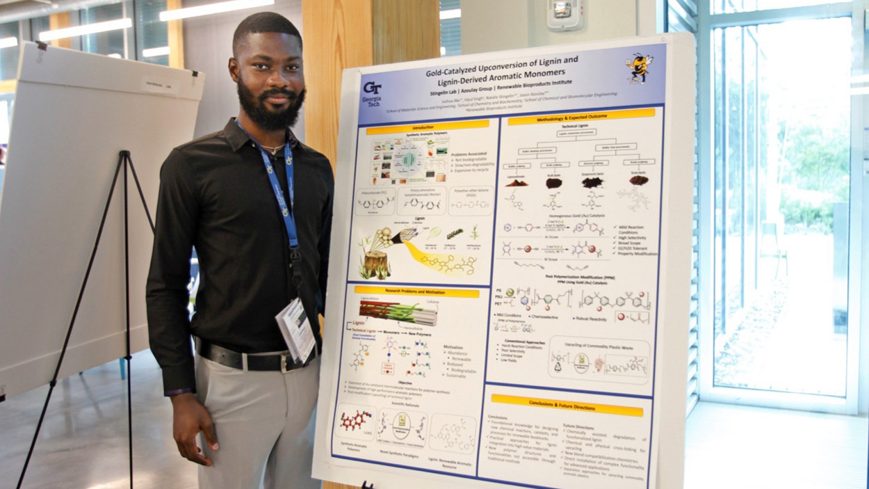 Student giving a presentation at the Renewable Bioproducts Institute